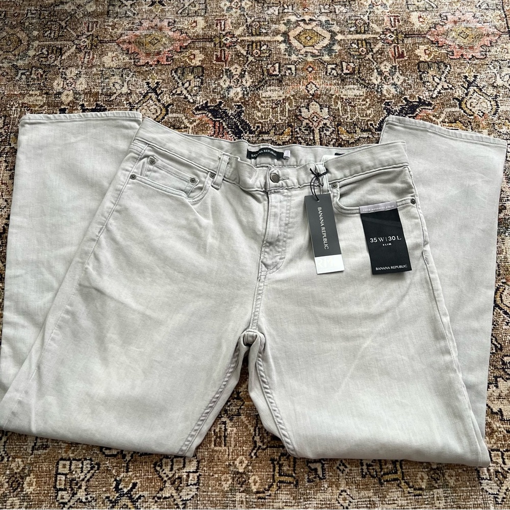 Banana Republic’s W35 L30 Slim new with tags